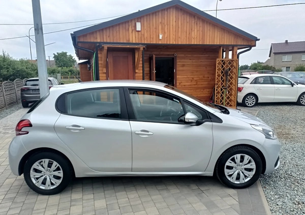 Peugeot 208 cena 30900 przebieg: 85910, rok produkcji 2018 z Chojnice małe 254